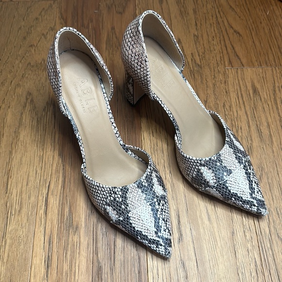 Able block heel - Picture 2 of 3